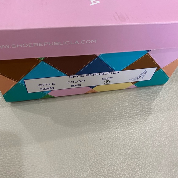 ⬇️ PRICE ⬇️ Shoe Republic LA - Oxford Pattern Black And White Pumps - size 7 - - Picture 12 of 12